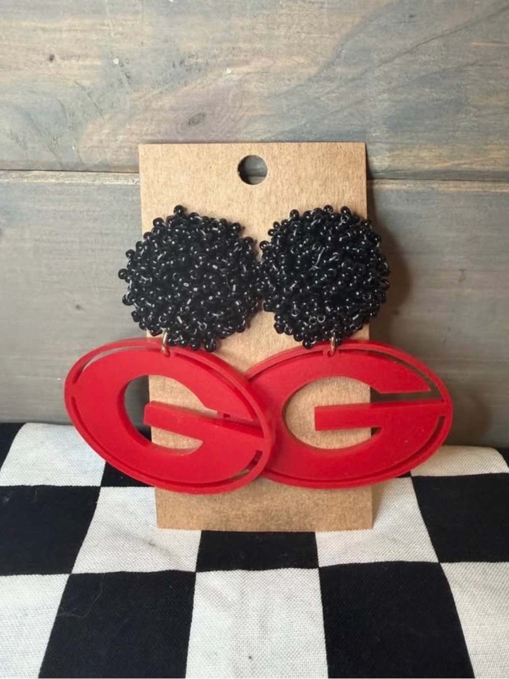 Great Looking Georgia Bulldogs‼️Red Dangle 'G' Black Seed Bead Stud Earrings EUC